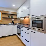 Pod Milonovou Διαμέρισμα