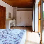 Pod Milonovou Διαμέρισμα *