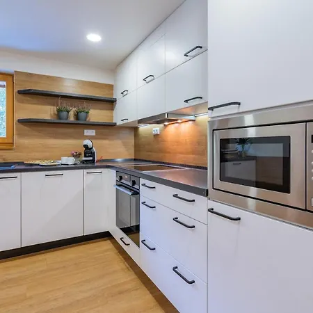 Pod Milonovou Apartment