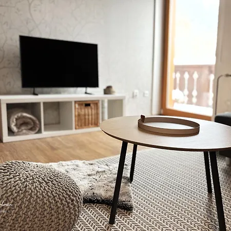 Pod Milonovou Apartment